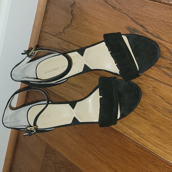 Adrienne Vittadini black velour ankle strap heels 7.5 - Picture 2 of 6